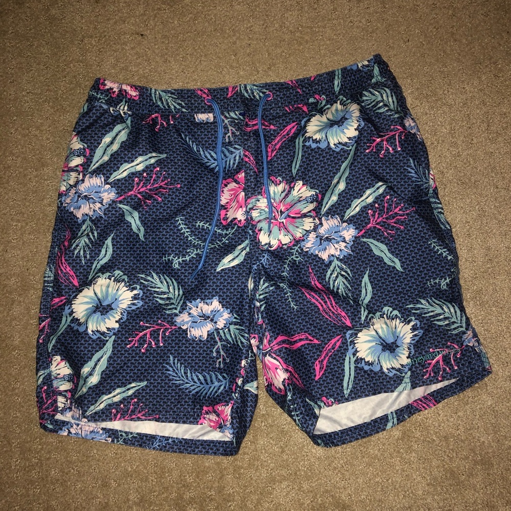 Vineyard vines swim trunks